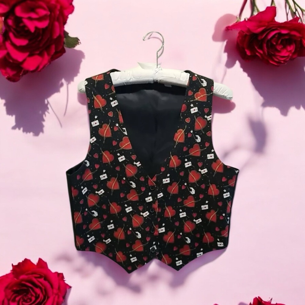 Vintage 111 Main Vest Womens SZ L/XL? Red Valentines Hearts Bows Arrows Blk Red